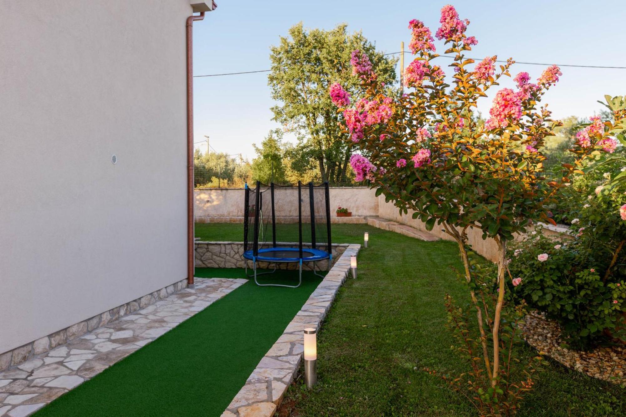 Villa Sara - Perfect Family Holiday Brzac Eksteriør bilde