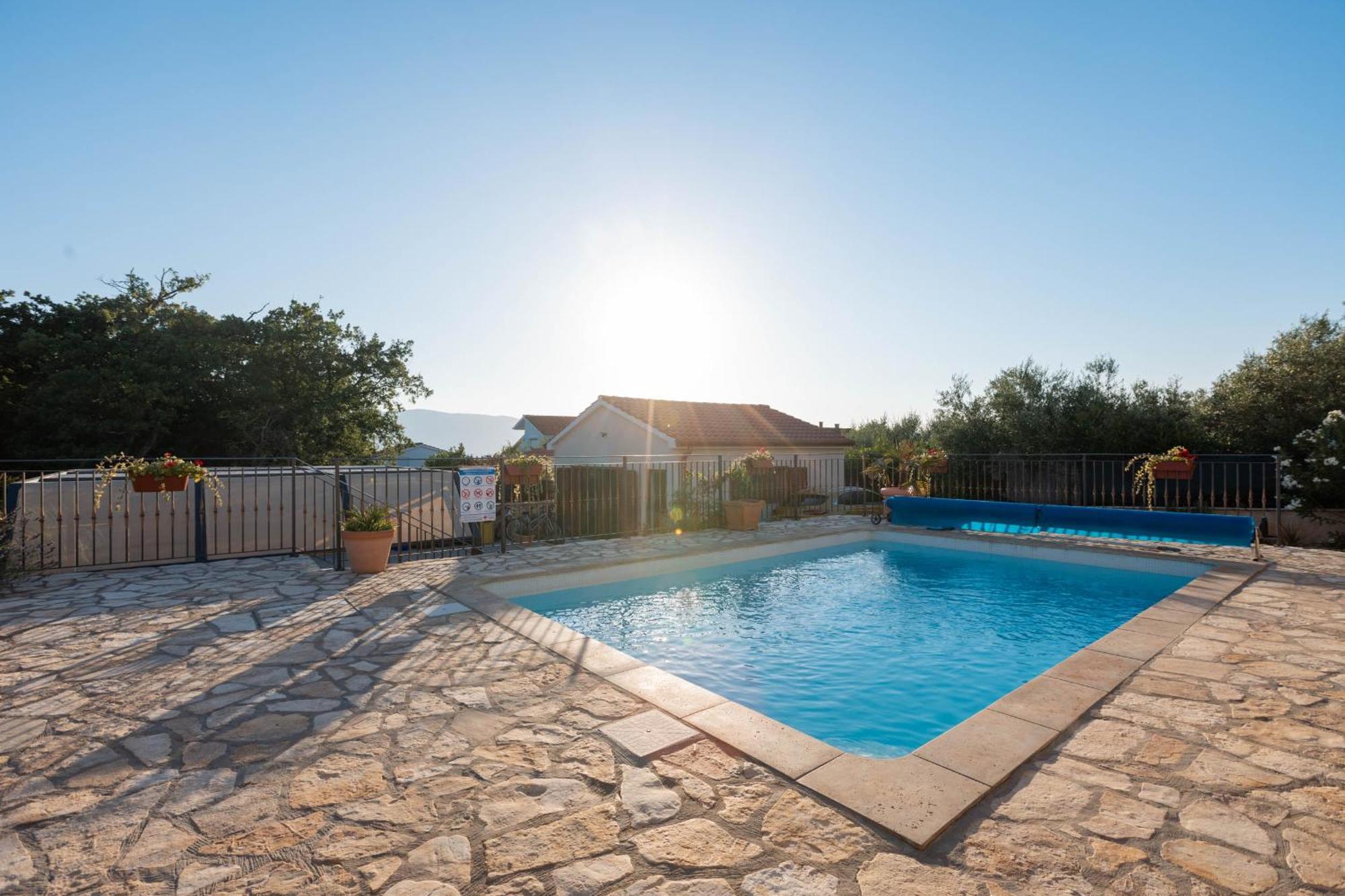 Villa Sara - Perfect Family Holiday Brzac Eksteriør bilde